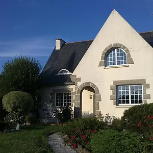 Ker Paula , Plessala France